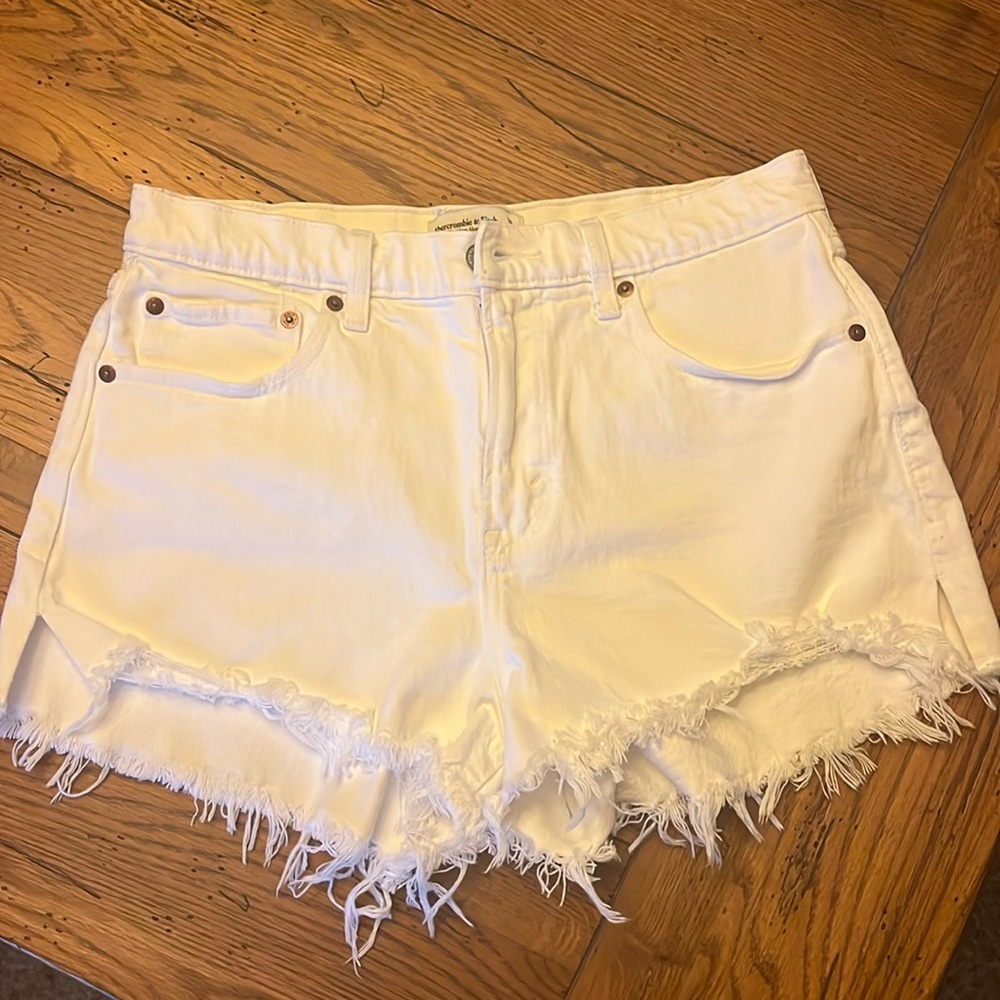 NWOT-Abercrombie Mom Short, Curve Love-washed once, never worn.